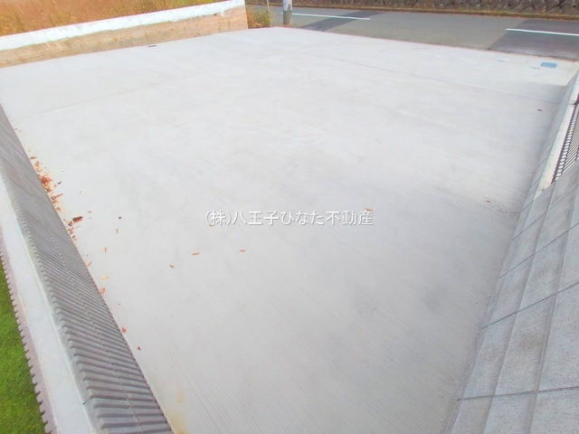 『八王子市新築戸建て』八王子市めじろ台3-41-4【仲介手数料無料】の駐車場|～仲介手数料無料☆八王子ひなた不動産～　八王子市めじろ台　新築戸建て