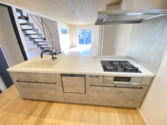 『八王子市新築戸建て』八王子市めじろ台3-41-4【仲介手数料無料】のキッチン|～仲介手数料無料☆八王子ひなた不動産～　八王子市めじろ台　新築戸建て