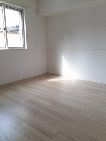 リーベンス・グランデⅢの寝室|クローゼット付の寝室です☆