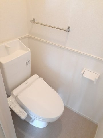 リーベンス・グランデⅢのトイレ|嬉しい温水洗浄便座付き♪