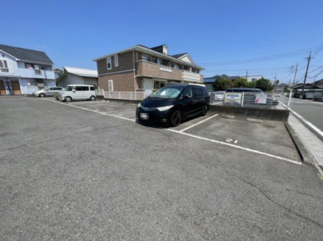 メゾンシャンポリオン　Ｃの駐車場|高崎、前橋のお部屋探しはエンドスケープまで！お客様の理想お聞かせ下さい♪