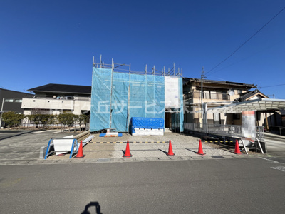 【外観】 | 焼津市小川 5期 新築一戸建て 1号棟 | 現在建築中の外観画像です。ご内覧は同じメーカーの完成物件へご案内いたしますので、いつでもご相談ください！