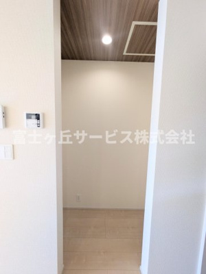 【その他】 | 磐田市掛塚 2期 新築一戸建て | キッチン横のパントリーです