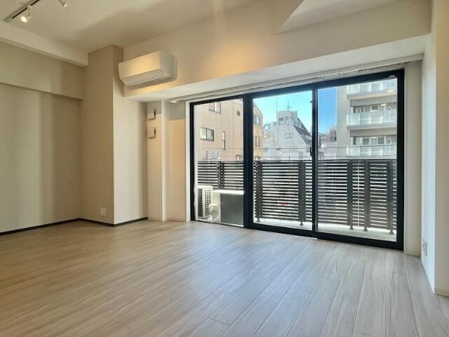 ＺＯＯＭ浅草ＷＥＳＴの居間・リビング