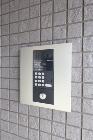 熊本市東区神園１丁目のアパートのエントランス