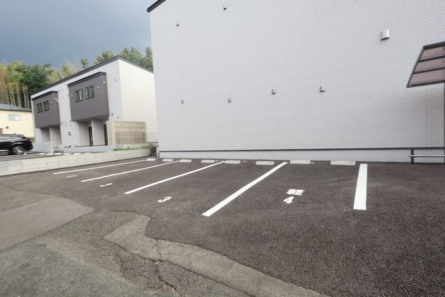 熊本市東区神園１丁目のアパートの駐車場