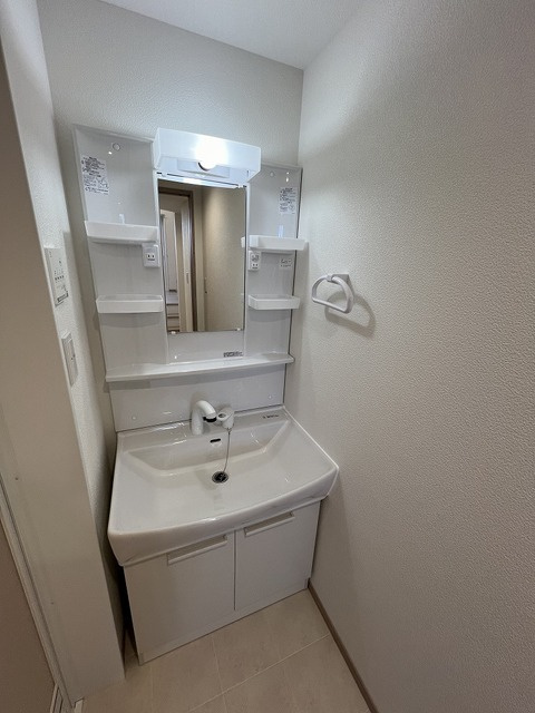 熊本市東区神園１丁目のアパートの独立洗面台