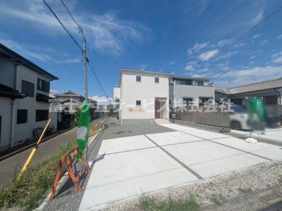 【駐車場】 | 富士宮市小泉 新築一戸建て 2号棟 | 車をお持ちの方に嬉しい駐車場付きの物件です