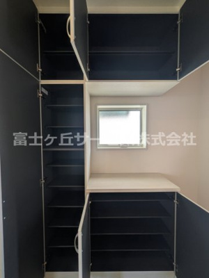 【収納】 | 富士宮市小泉 新築一戸建て 2号棟 | 玄関収納です