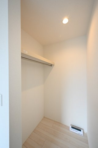 【収納】 | 桐生市相生町2期　GRARARE　１号棟 | 憧れのウォークインクローゼットでお洋服もたっぷり収納！