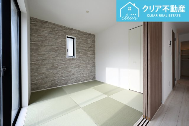 【和室】 | 桐生市相生町2期　GRARARE　１号棟 | 一部屋は欲しい和室！縁なし畳はおしゃれでモダンな雰囲気です。