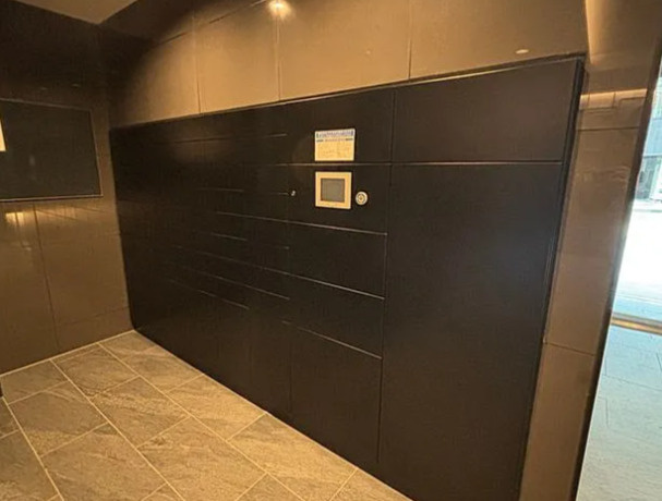 クレストコート上野のロビー