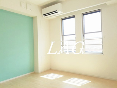 【居間・リビング】 | プルメリア | 洋室のお部屋です。