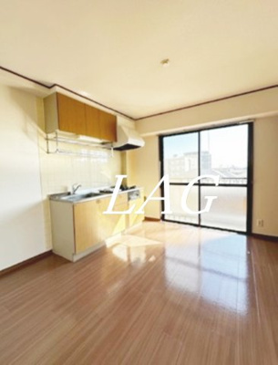 【居間・リビング】 | 完倉マンション | 洋室のお部屋です。