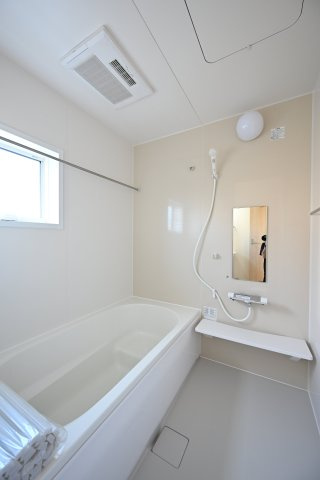 【浴室】 | 太田第14下田島町 リーブルガーデン　2号棟 | オートバス機能で家事をしていてもうっかりお湯があふれる心配がありません！追い炊き機能で快適な温度を維持します。