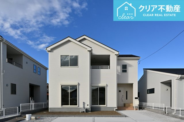 【外観】 | 太田第14下田島町 リーブルガーデン　2号棟 | スッキリクリアな青空に映えるエクステリア！
日当たり良好な立地です♪