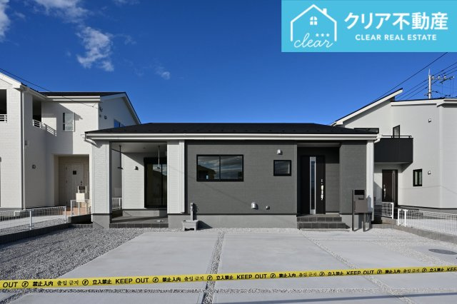 【外観】 | 太田第14下田島町 リーブルガーデン　3号棟 | スッキリクリアな青空に映えるエクステリア！
日当たり良好な立地です♪