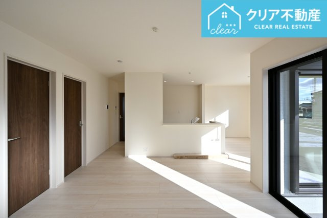 【居間・リビング】 | 太田第14下田島町 リーブルガーデン　3号棟 | 家族揃っての食事が楽しくなる広々としたダイニング♪