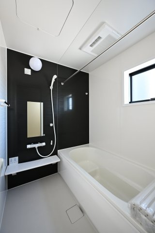 【浴室】 | 太田第14下田島町 リーブルガーデン　3号棟 | オートバス機能で家事をしていてもうっかりお湯があふれる心配がありません！追い炊き機能で快適な温度を維持します。