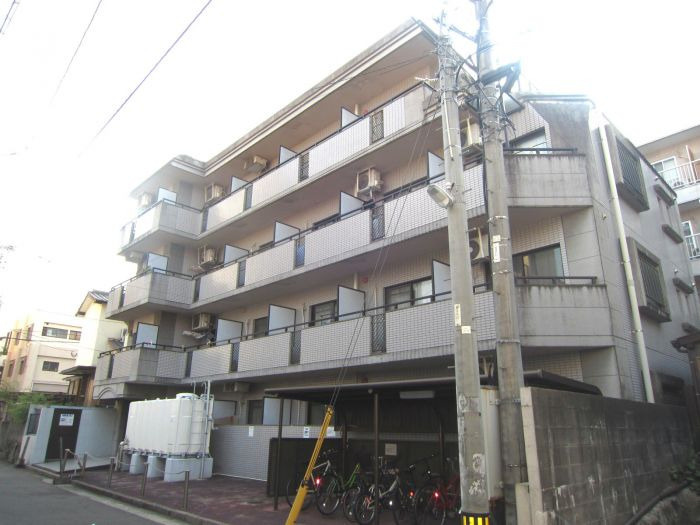 ドマーニ西新