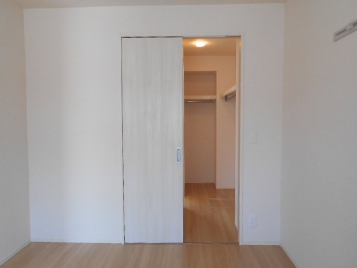 サンハイツの収納|ウォークスルークローゼット