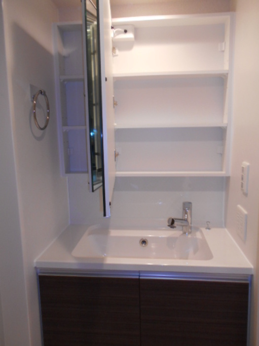 サンハイツの独立洗面台|洗髪洗面化粧台