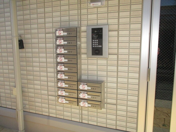 オッツⅢのエントランス|エントランス