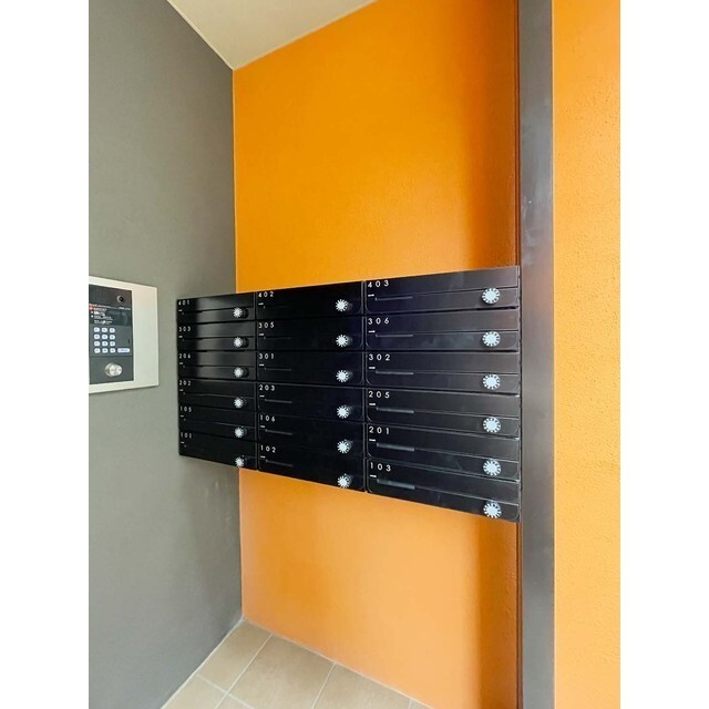 ウェルスクエアイズム上北沢のロビー