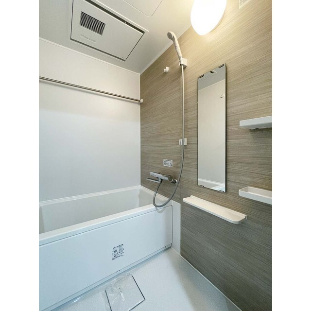 ウェルスクエアイズム上北沢の浴室