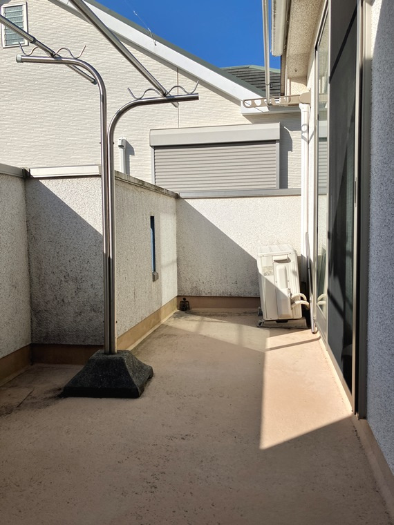 南希望が丘戸建のバルコニー