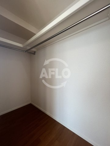 ノルデンハイム江坂垂水町の収納|ノルデンハイム江坂垂水町　ウォークインクローゼット