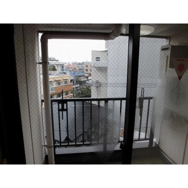 サンライズビルの居間・リビング