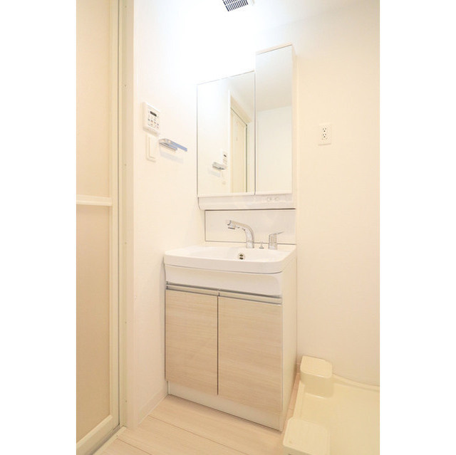 アドバンス西梅田ビオスの洗面所