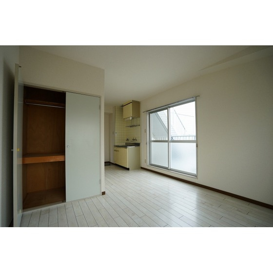 エレガンス綾瀬６の収納|クローゼット