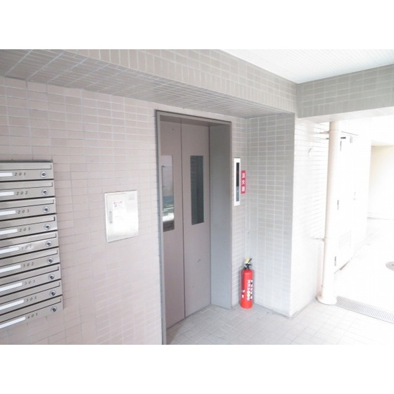 ルミエール葛西のその他|エレベーター