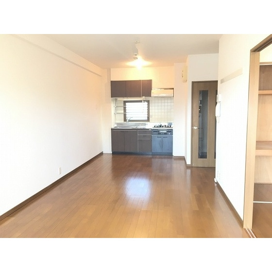 ルミエール葛西の居間・リビング|洋室