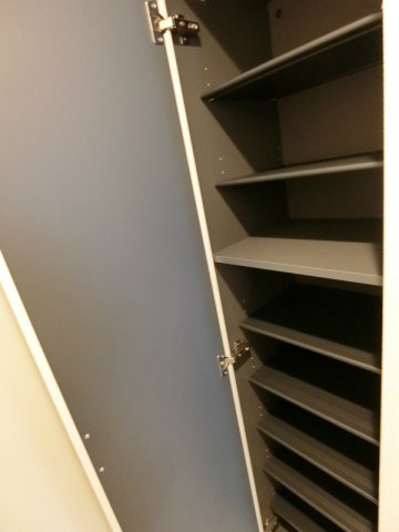 リブリ・フローレス弐番館の玄関