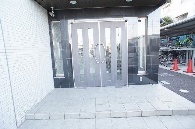 オー・ルージュのエントランス