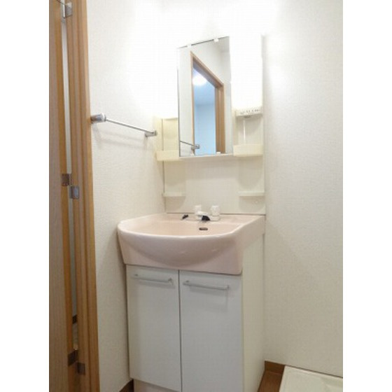 小宮ビルの洗面所|独立洗面台