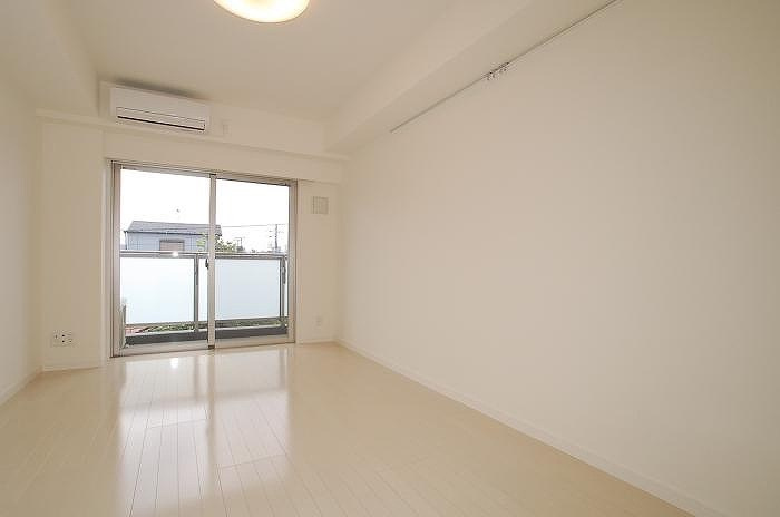 グランドコンシェルジュ新宿北の居間・リビング