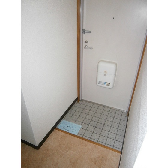 第２梨本マンションの玄関|玄関