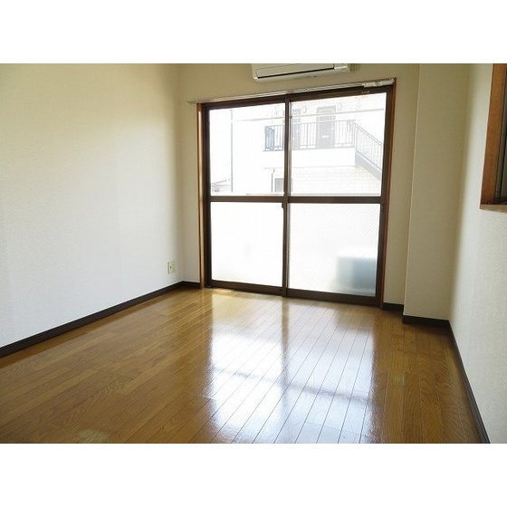 第２梨本マンションの居間・リビング