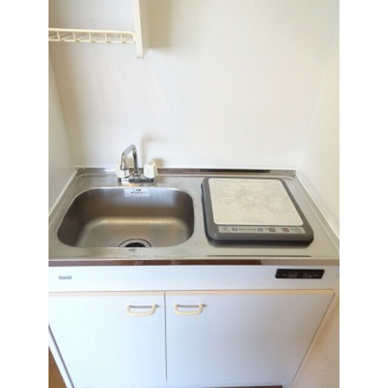 小宮ビルのキッチン|IHコンロ