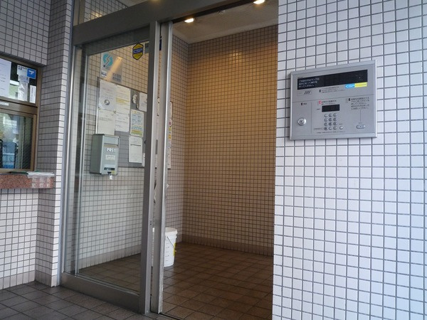 モンテベルデ横浜中央のエントランス