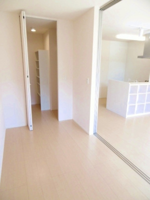 南向き日当良好・ウォークインクローゼット付きの洋室