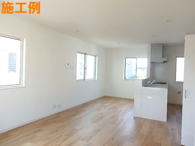 茅ヶ崎市東海岸南4丁目新築戸建て　2号棟の居間・リビング|こちらのリビングで趣味の時間をお楽しみください