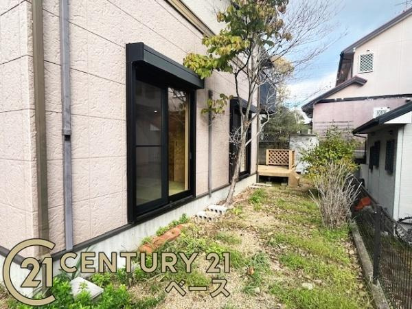 香芝市旭ケ丘５丁目の中古一戸建の庭|■現地撮影写真■陽当たり良好の南庭があります！