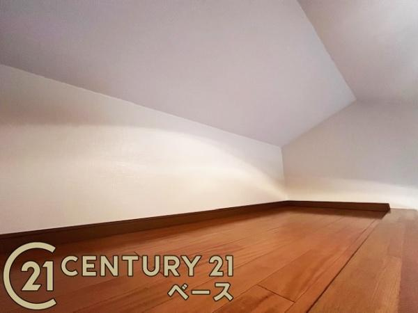 香芝市旭ケ丘５丁目の中古一戸建の収納|■現地撮影写真■廊下上部にスペースも収納として有効活用！