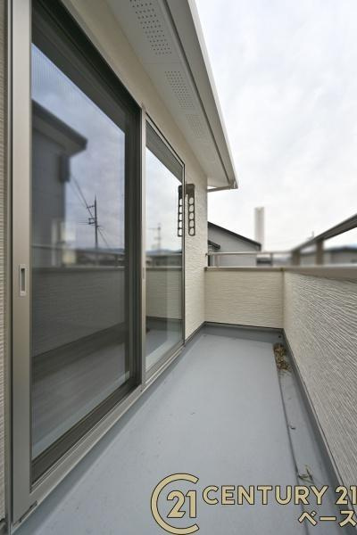 橿原市白橿町４丁目 ３号地 ／一戸建のバルコニー|■現地撮影写真■日当たりのよいバルコニー！洗濯物もよく乾きます！