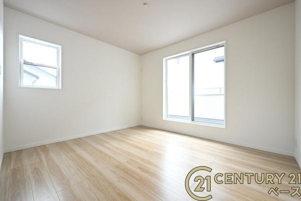 橿原市白橿町４丁目 ３号地 ／一戸建の洋室|■現地撮影写真■日当たりのよい明るい雰囲気の洋室です！